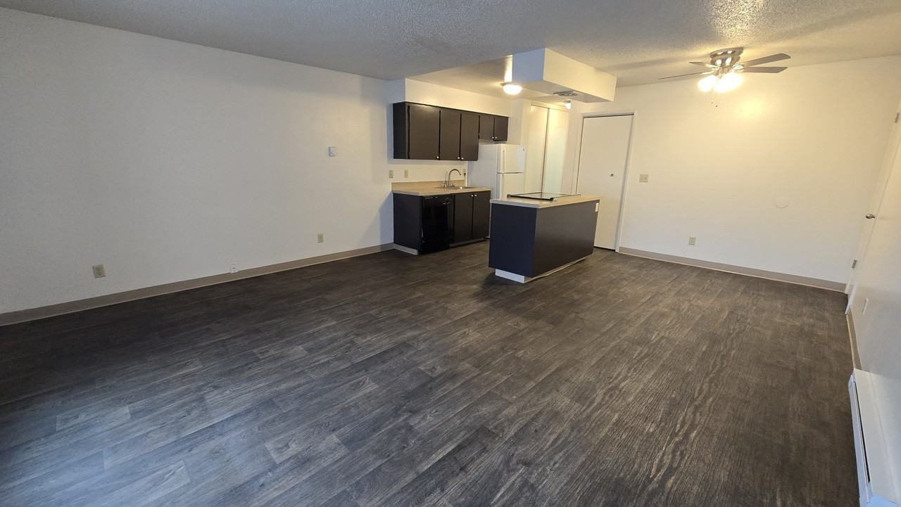 Tristin Square Apartments - Photo 3 of 34