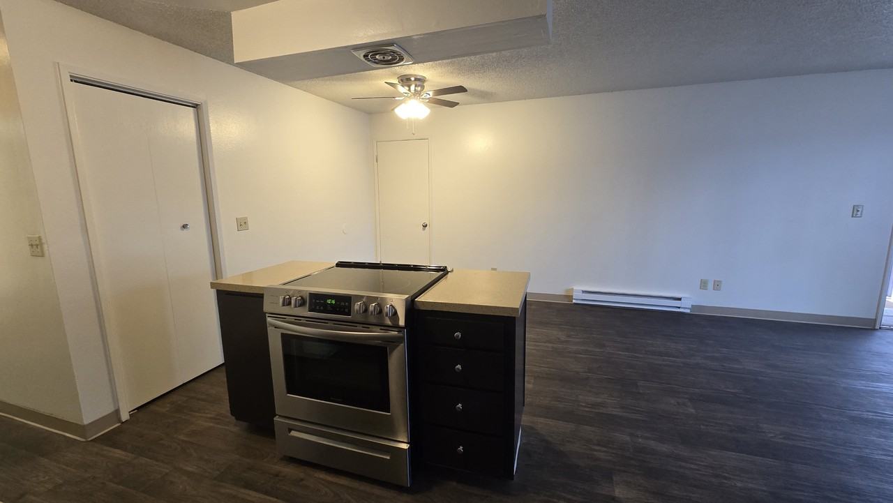 Tristin Square Apartments - Photo 7 of 34