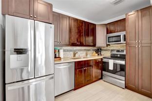 320 Hendricks Isle - Photo 1 of 1