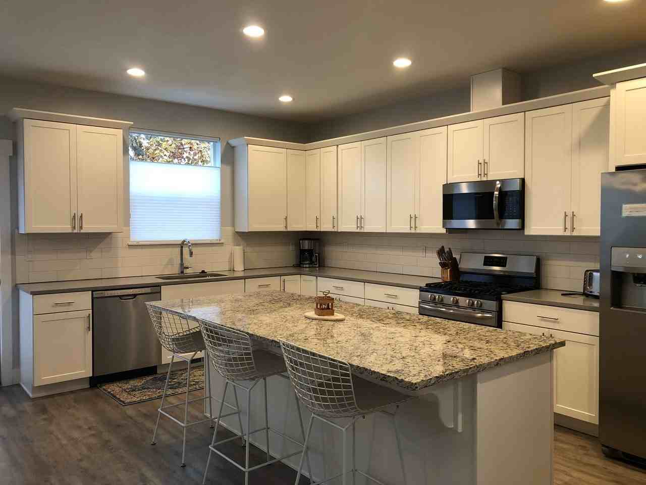 1324 Wasco St - Photo 2 of 9