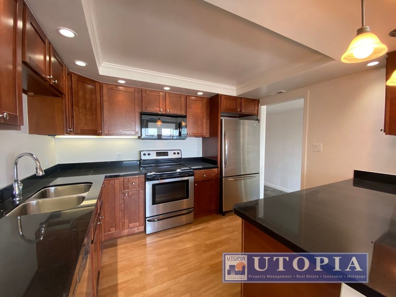 1140 E Cliff Dr #08 - Photo 5 of 39