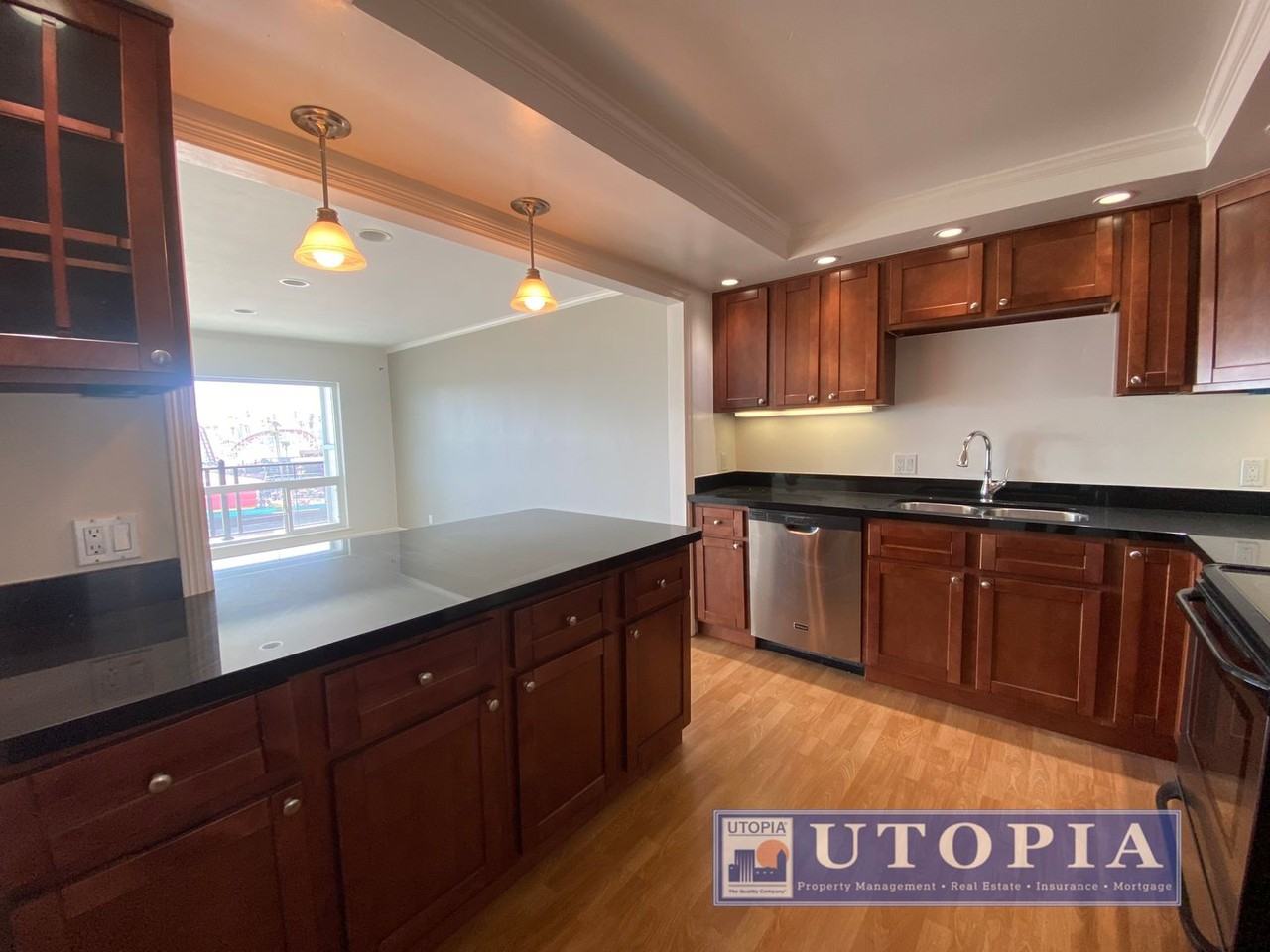 1140 E Cliff Dr #08 - Photo 7 of 39