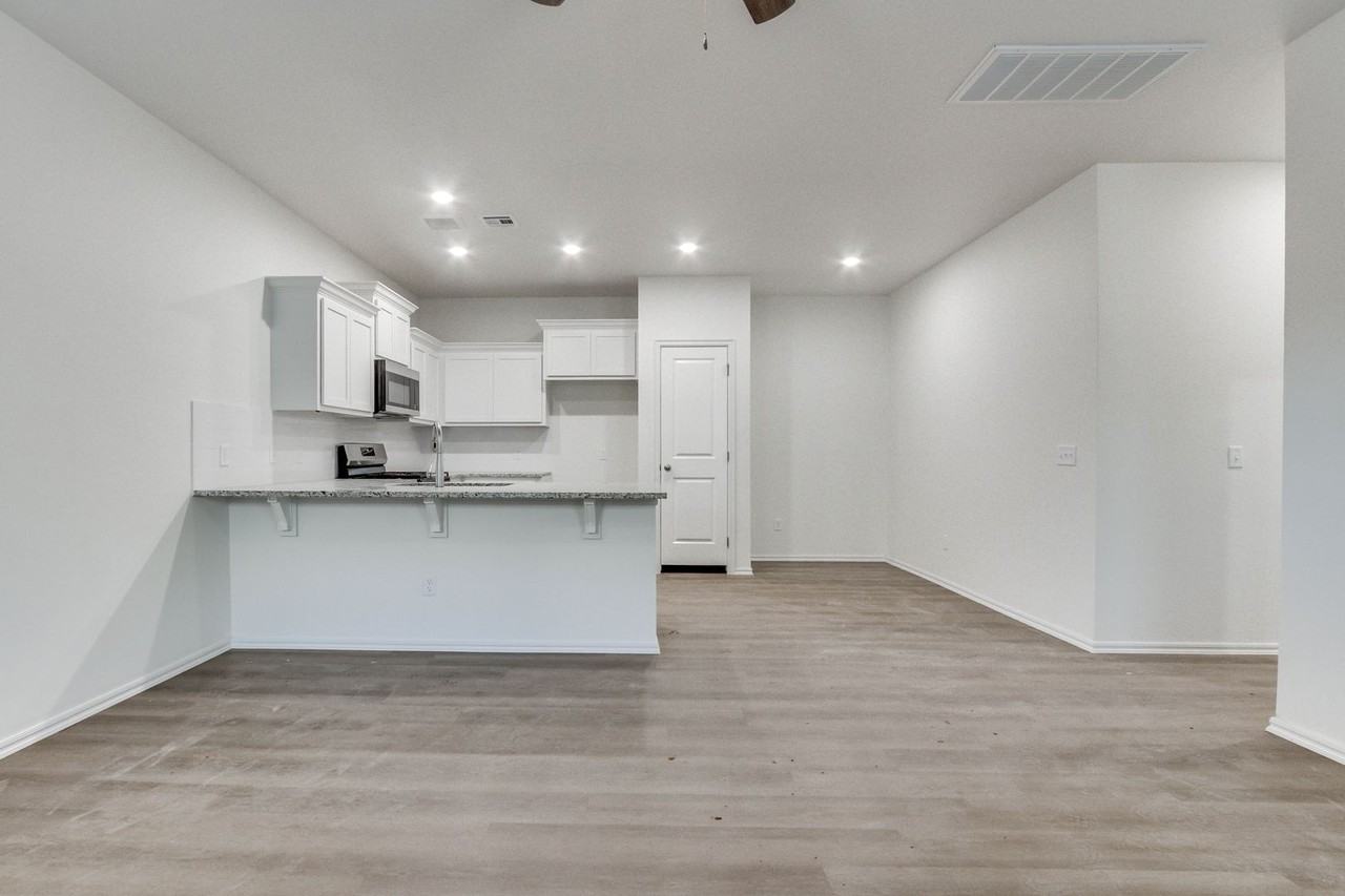 11613 Mackenzie Way - Photo 7 of 45