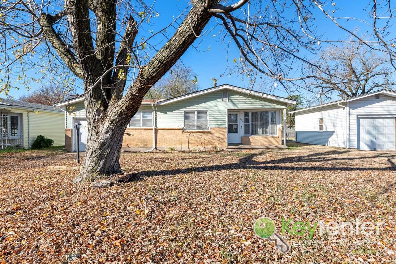 3537 S Bennett Ave - Photo 3 of 26