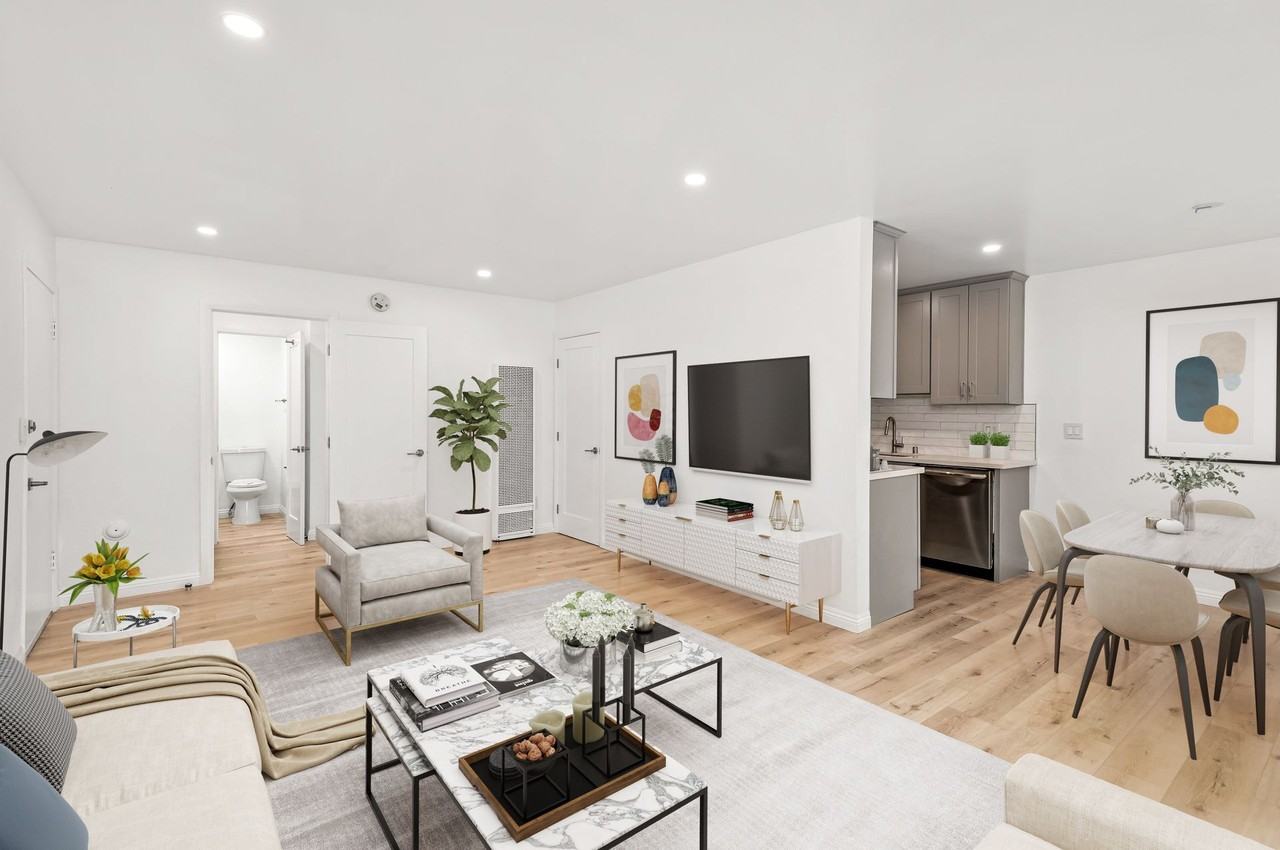 1625 S St Andrews Pl - Photo 2 of 4