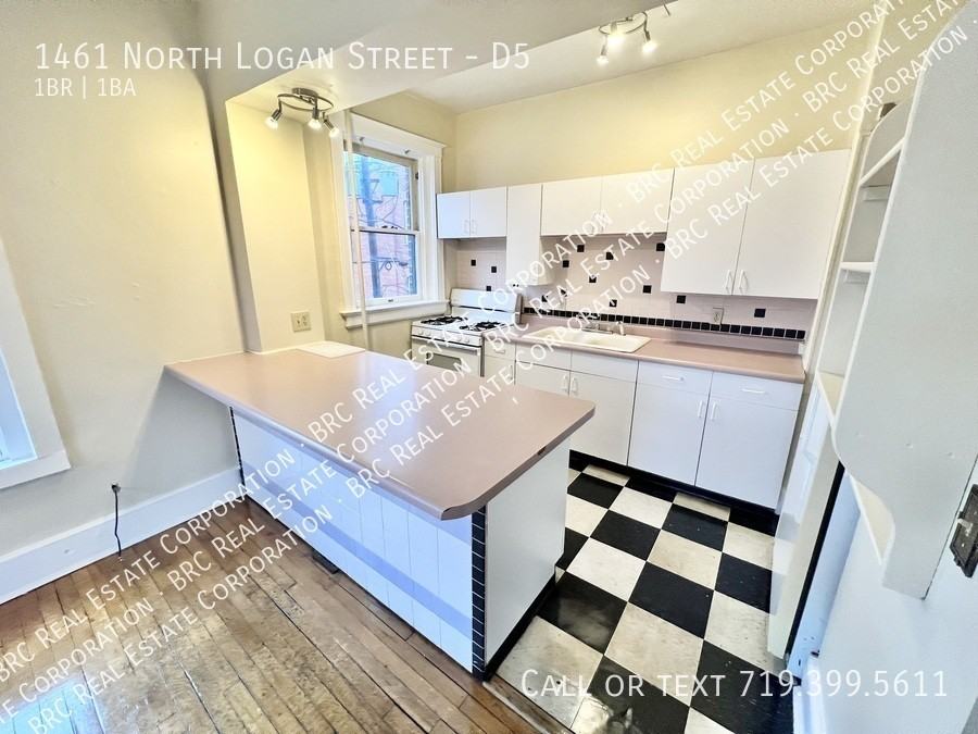 Logan Court Apartments - Photo 6 of 21