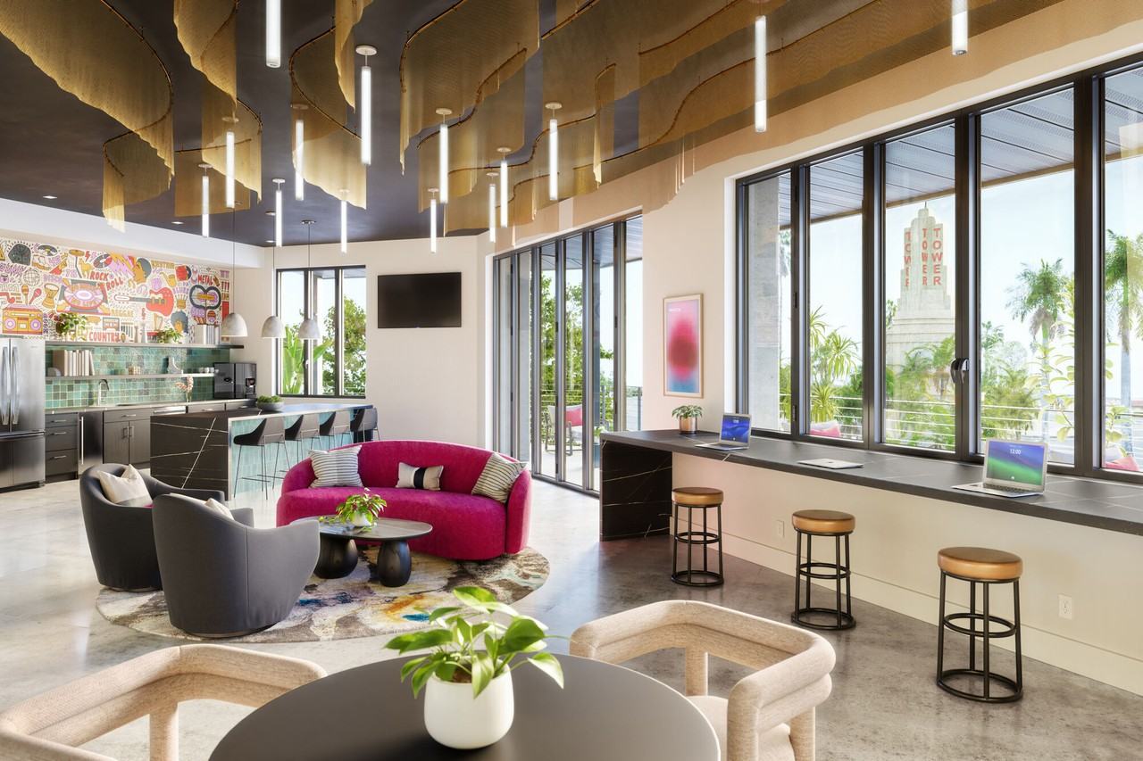 Tower Broadway - Photo 6 of 7