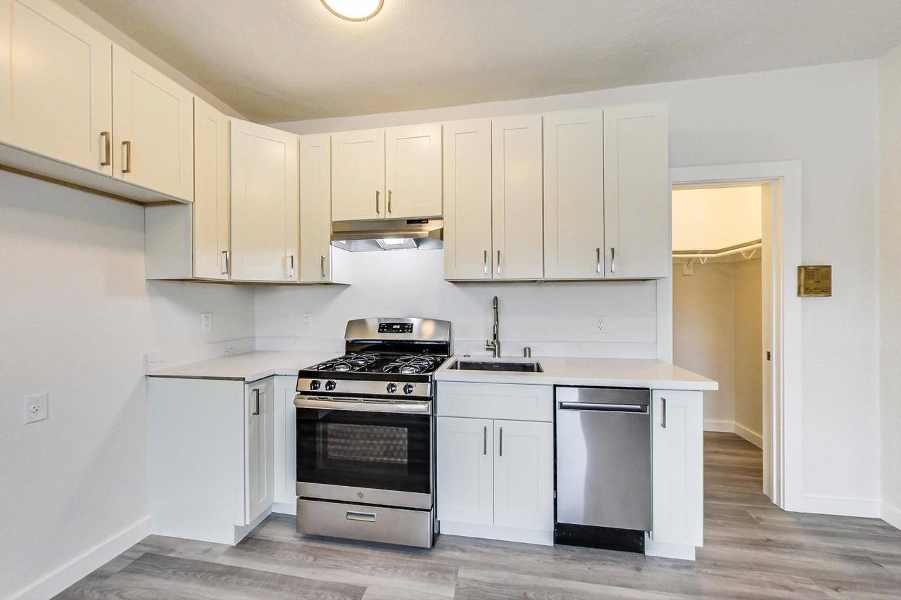 1616 35th Avenue - Photo 5 of 15