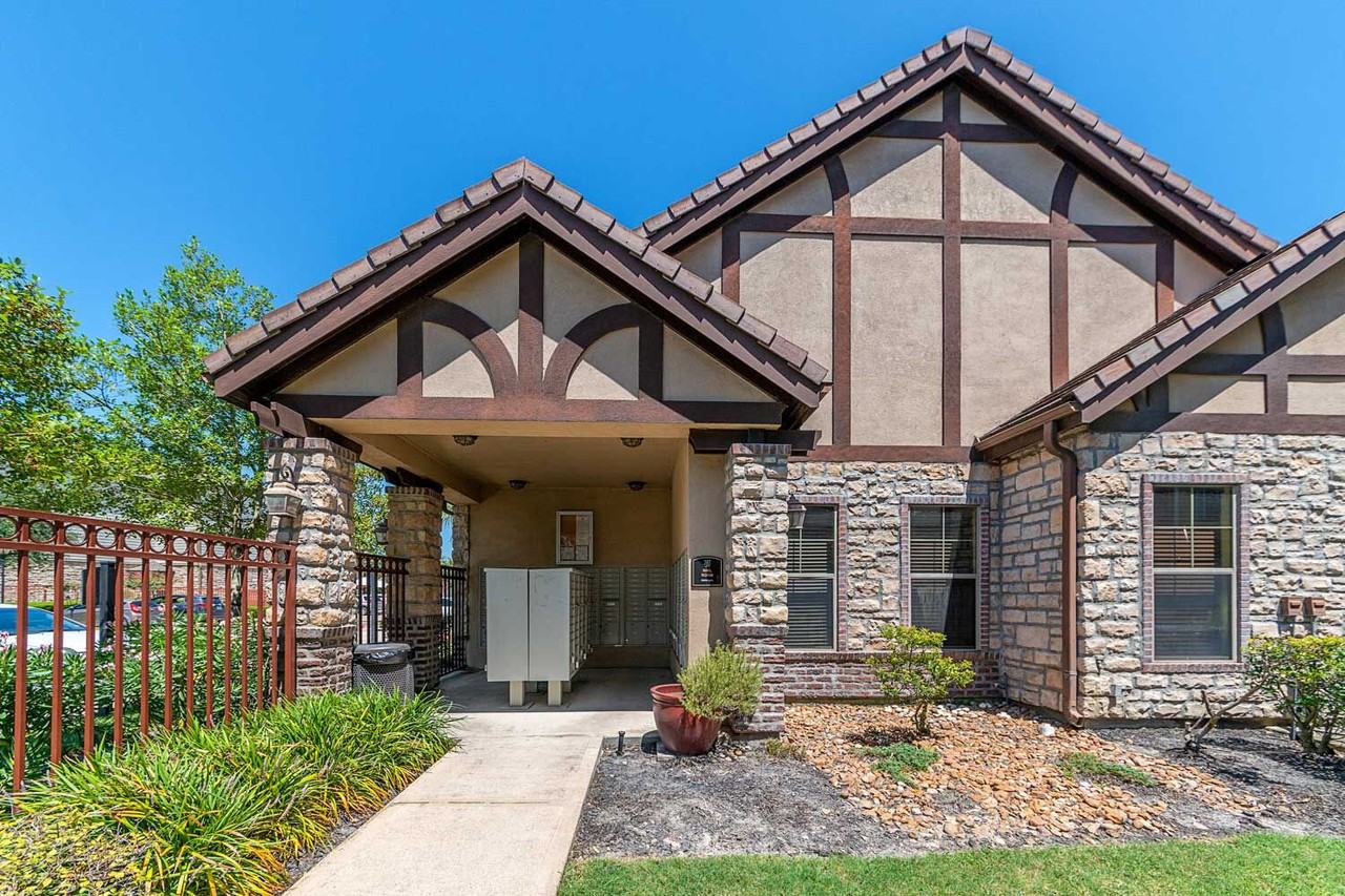 Kensington Crossings - Photo 5 of 36