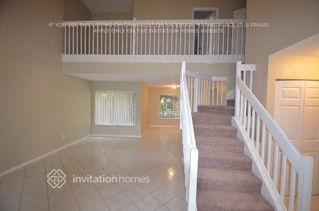 930 Southwest 88th Terrace - Photo 3 of 9