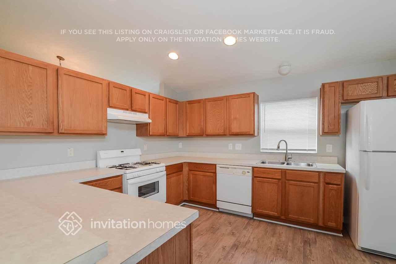 1112 Sophia Blvd - Photo 7 of 18