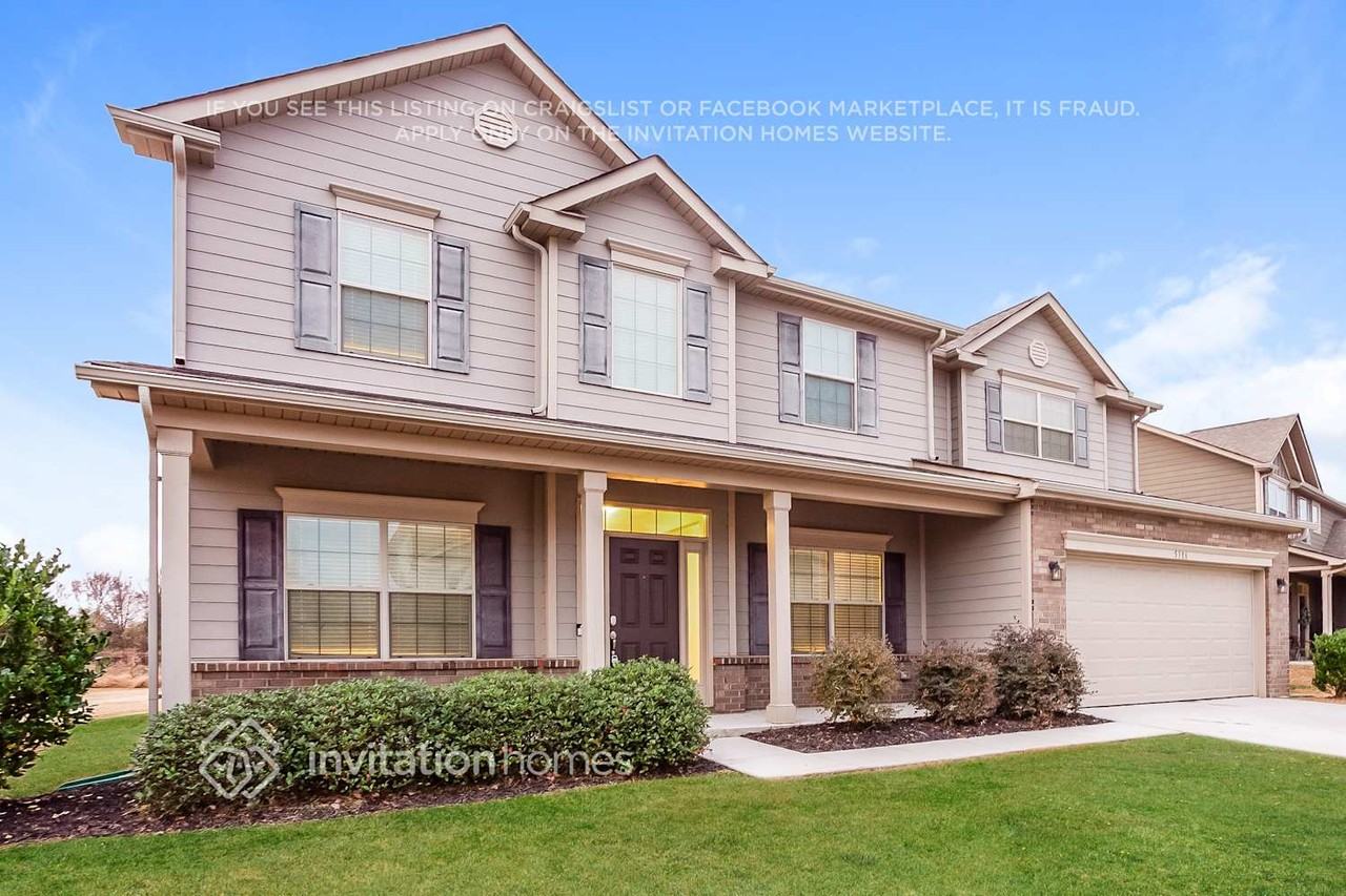 5386 Roberta Road - Photo 4 of 18