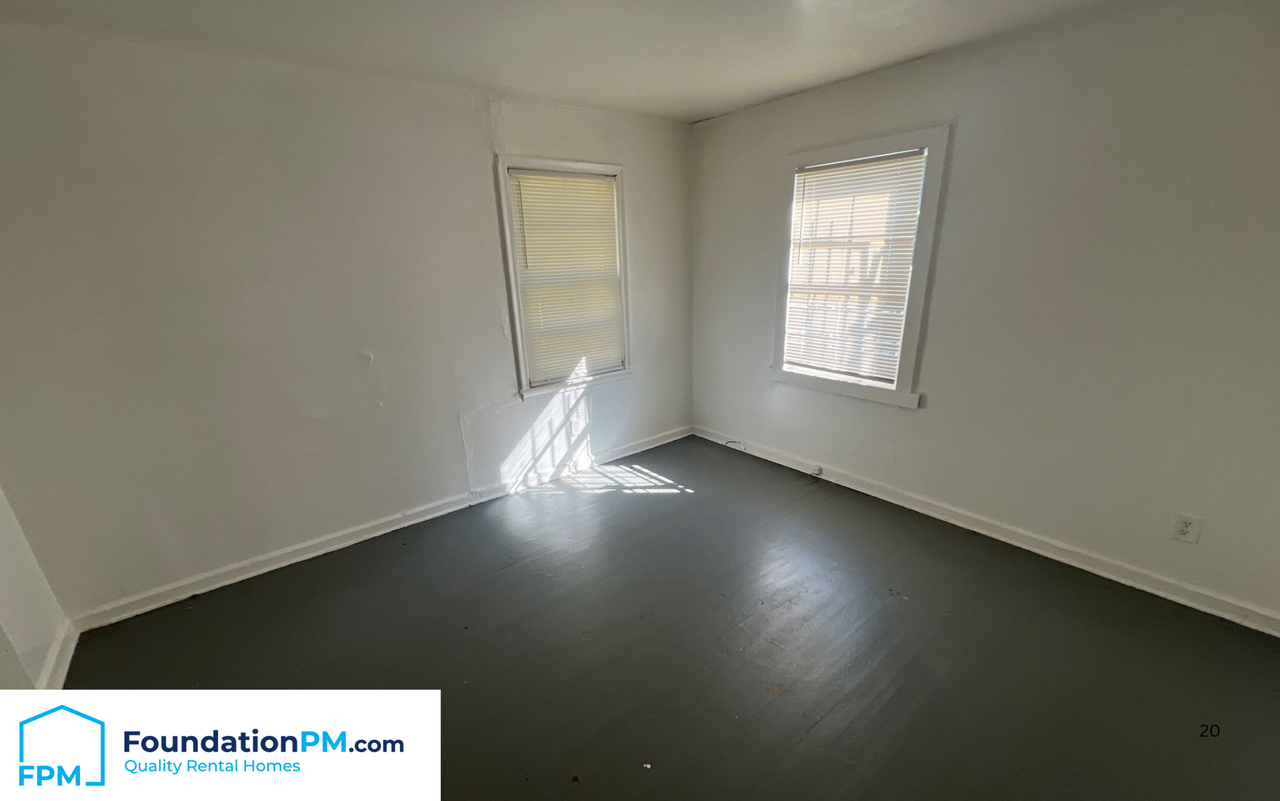 2320 East Warren Street - Photo 4 of 6