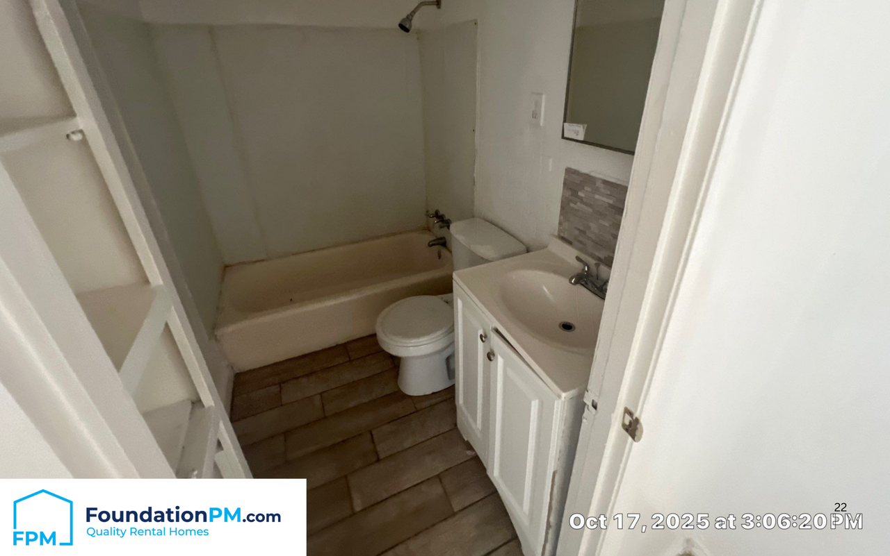 2320 East Warren Street - Photo 6 of 6