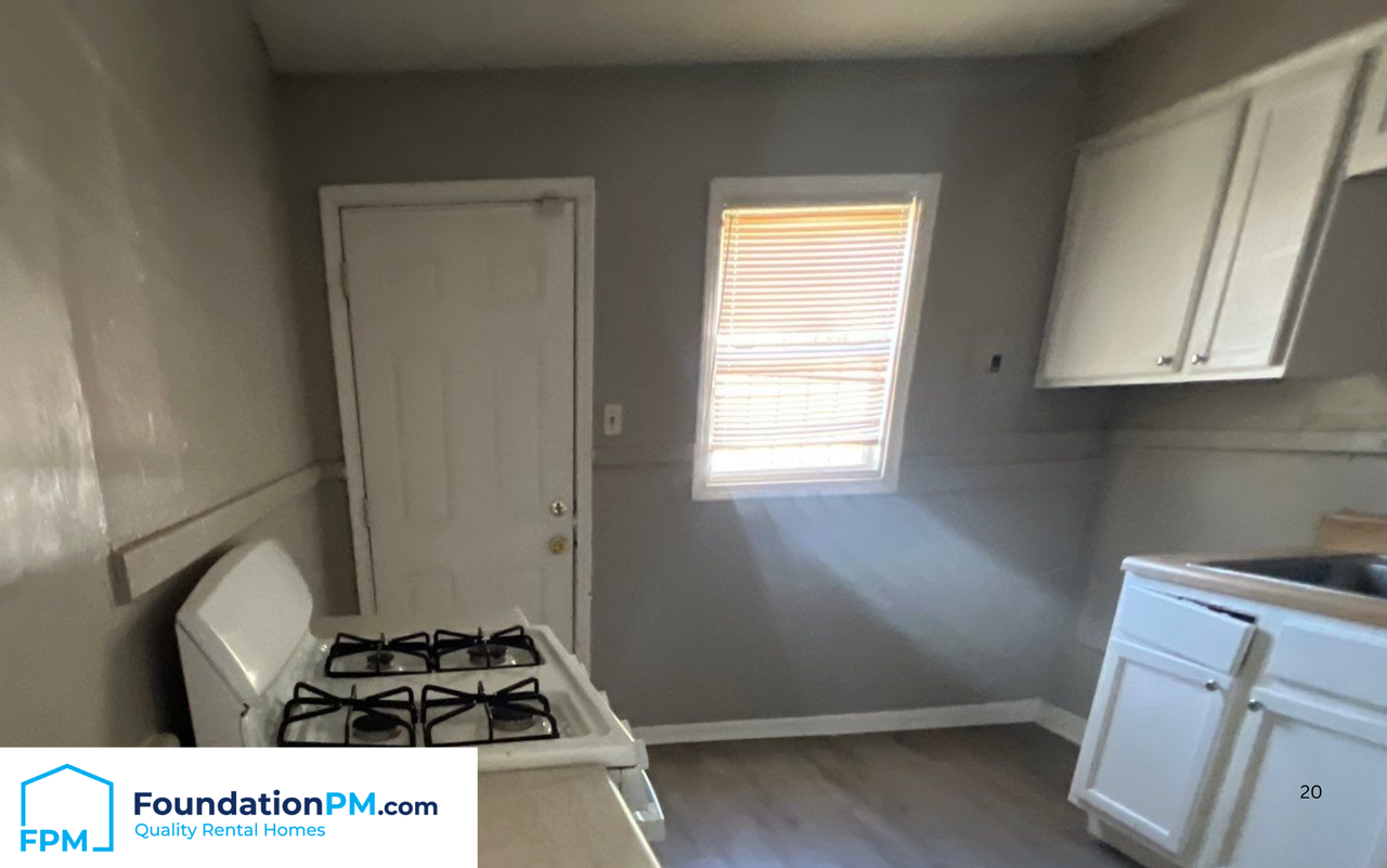 2332 East Warren Street - Photo 4 of 6