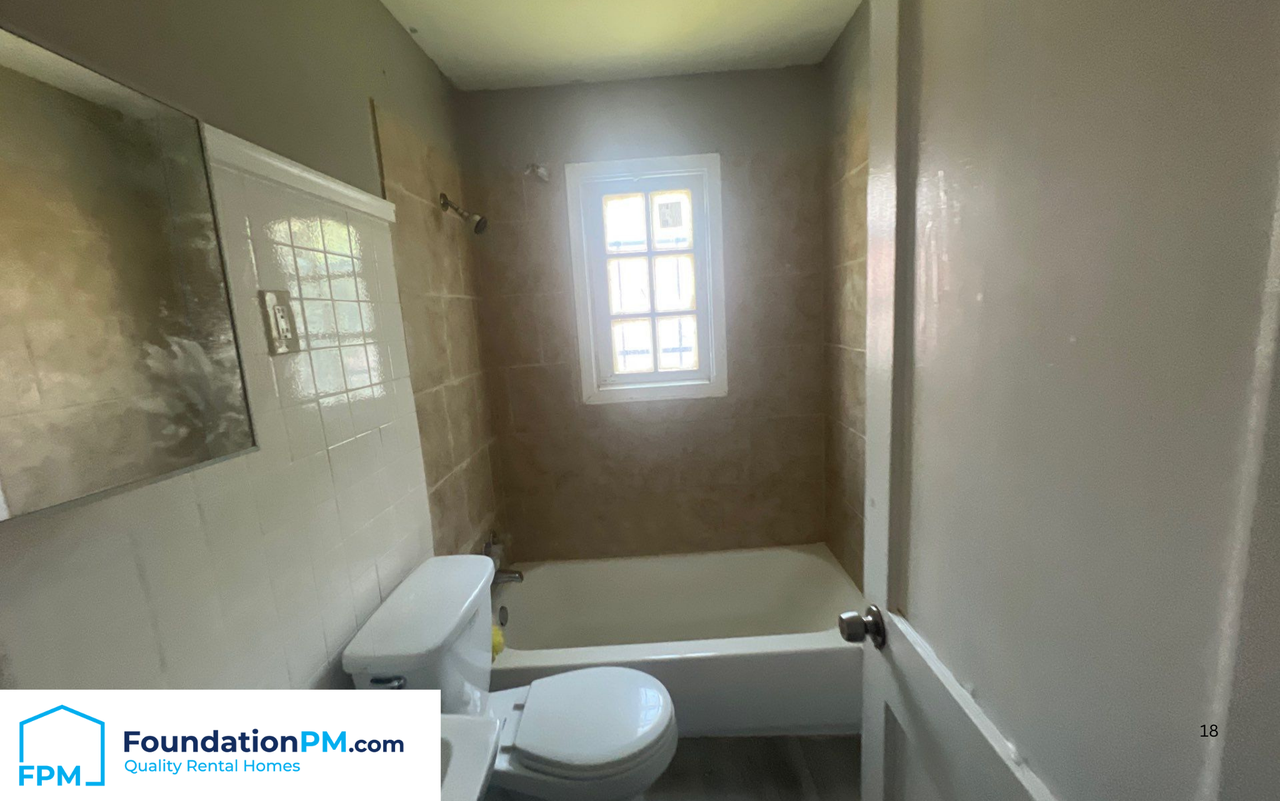 2332 East Warren Street - Photo 6 of 6