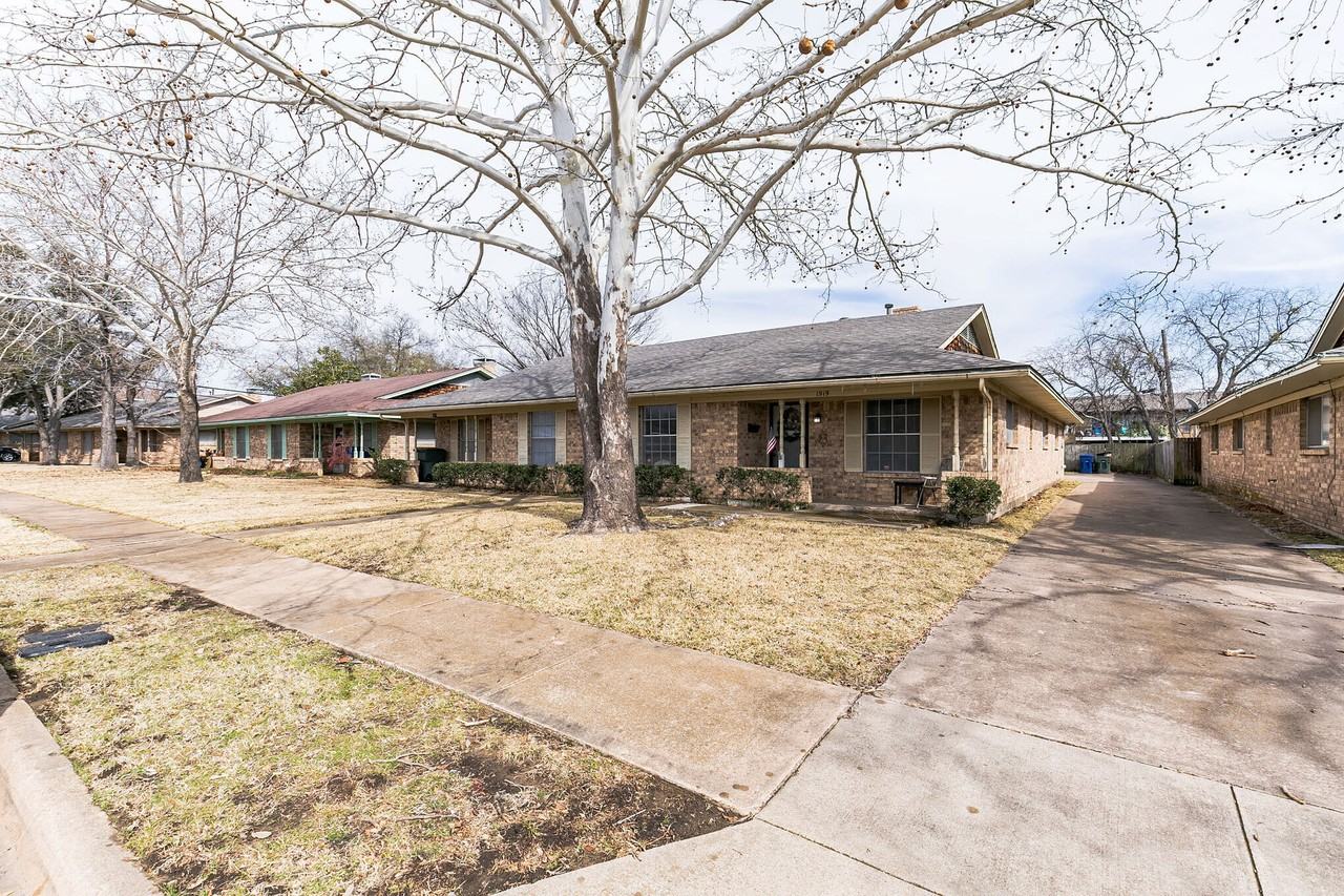 1917 Yarborough Drive - Photo 2 of 44