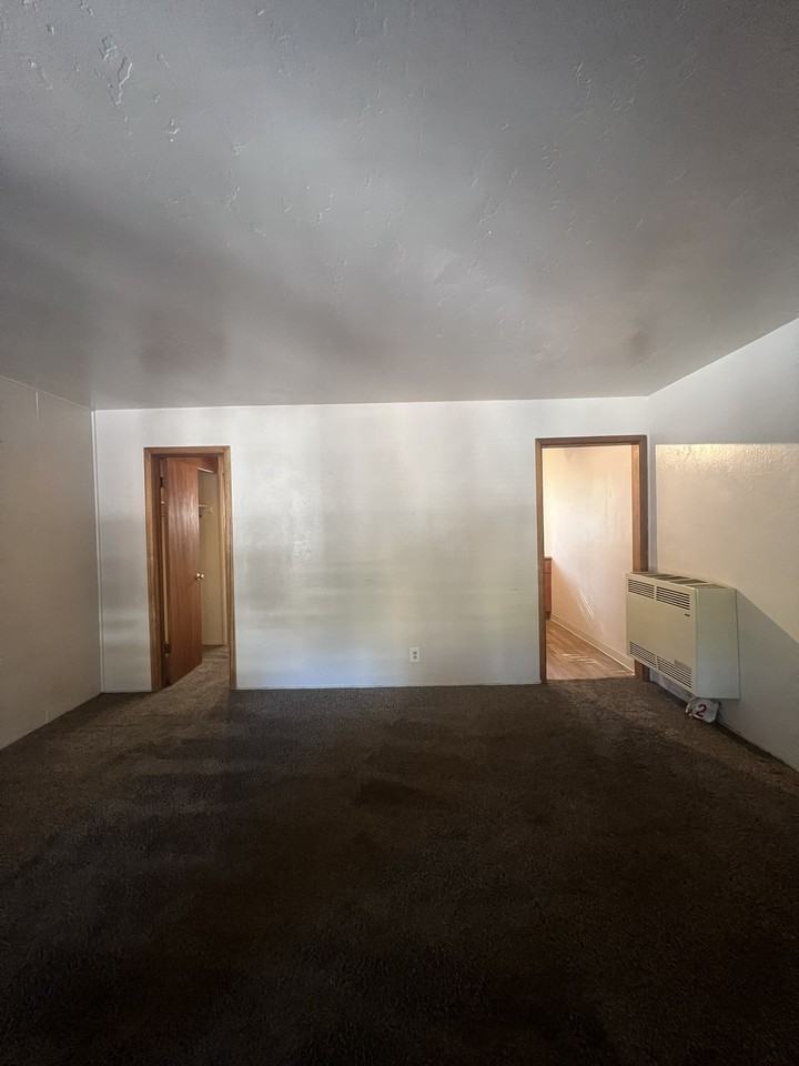 1222 Sierra Boulevard - Photo 4 of 24