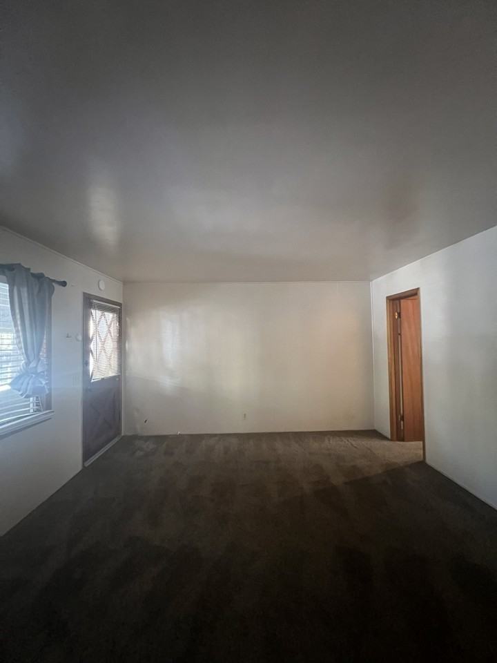 1222 Sierra Boulevard - Photo 5 of 24