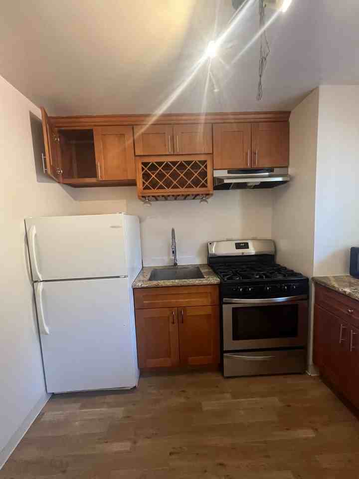 1222 Sierra Boulevard - Photo 7 of 24
