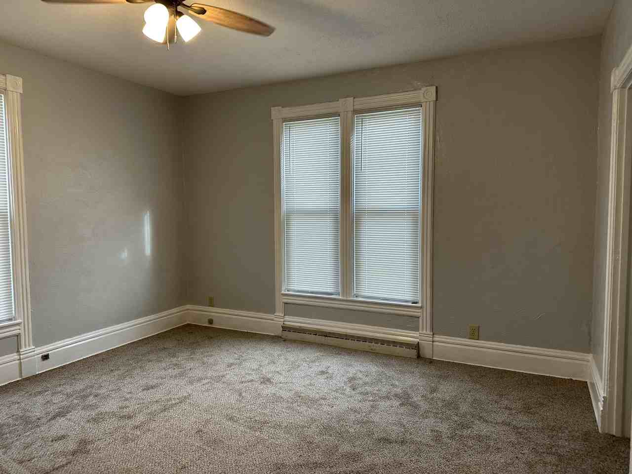 1108 S Carrol Ave - Photo 4 of 20