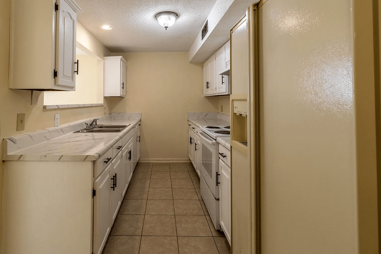 3 Sheridan Road - Photo 4 of 11