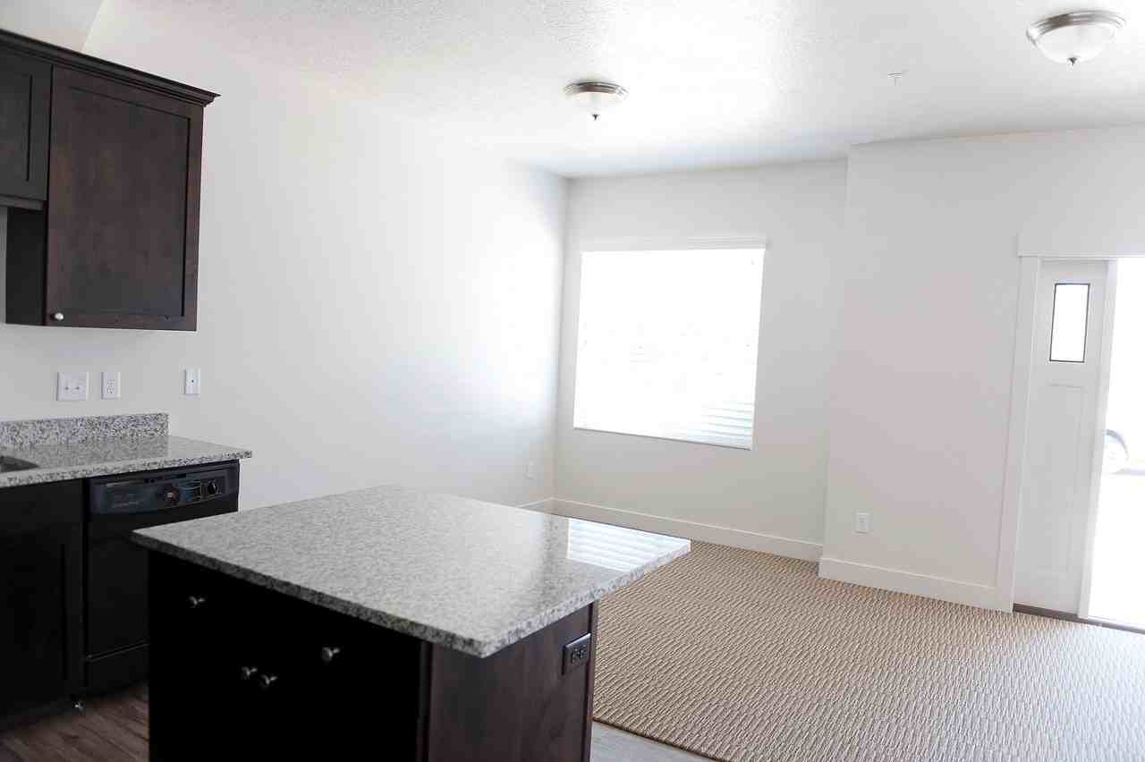 77 West 100 South - Photo 3 of 10