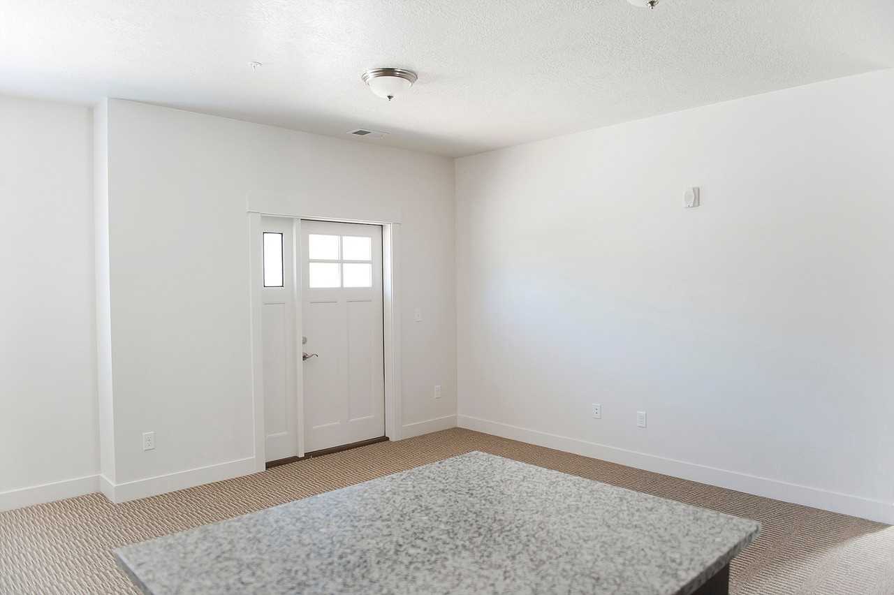 55 West 100 South - Photo 5 of 10