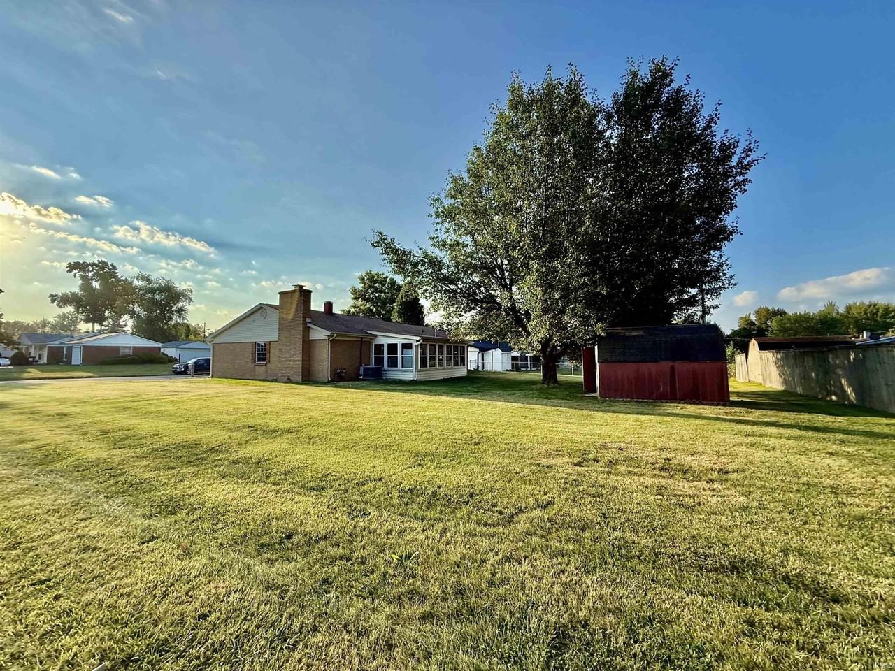 404 S Hickory Dr - Photo 7 of 16