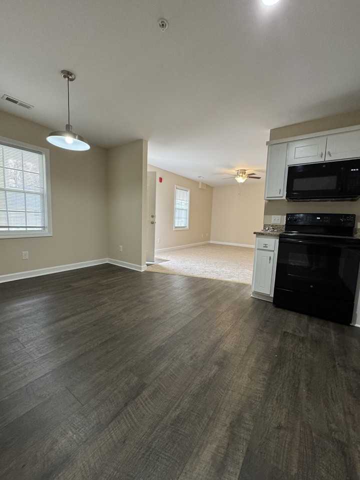 1154 Cross Creek Circle - Photo 2 of 11