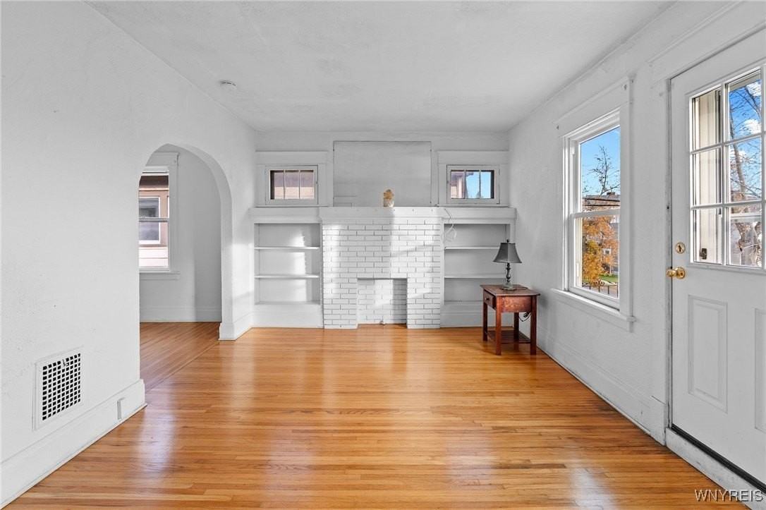 394 Taunton Pl - Photo 2 of 14