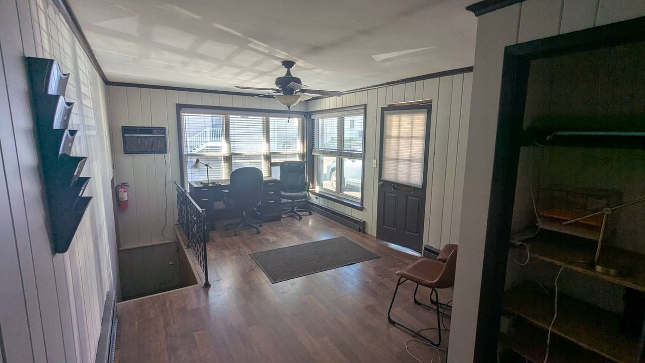 2511 Peach Street - Photo 3 of 5