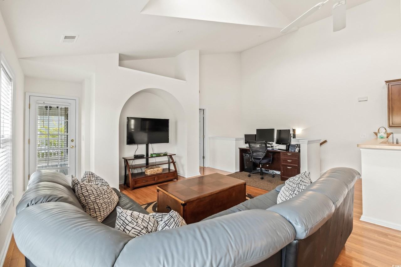 400 Black Smith Ln - Photo 7 of 35