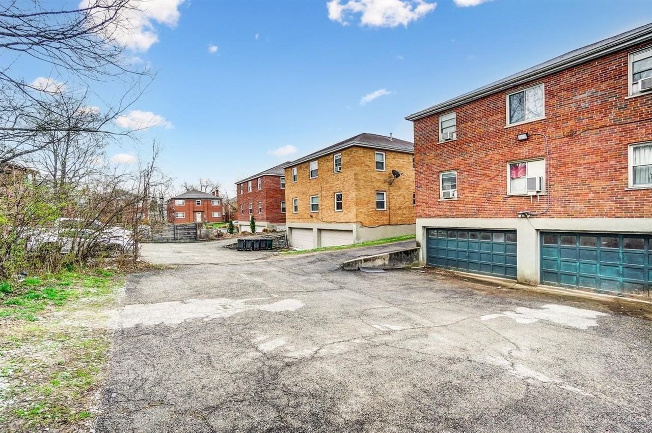 3914 E Gatewood Ln Apt 4 #4 - Photo 7 of 18