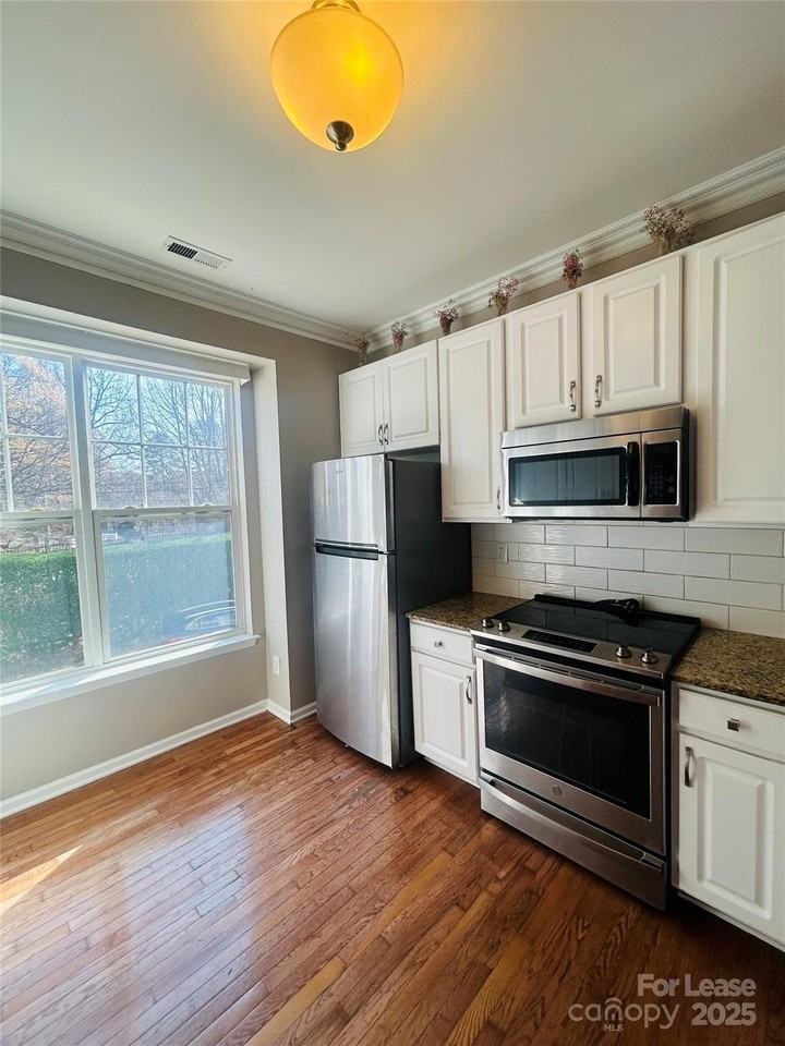 6517 Soapstone Dr - Photo 6 of 33