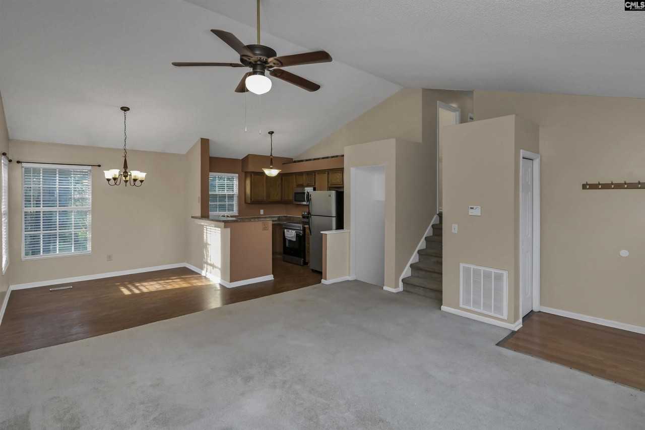 100 Woodspur Rd - Photo 7 of 38