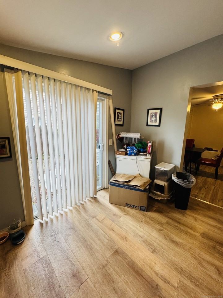 54 Lombard St - Photo 5 of 20