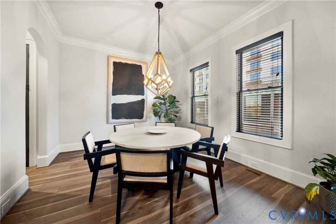 441 W 7th St - Photo 6 of 37