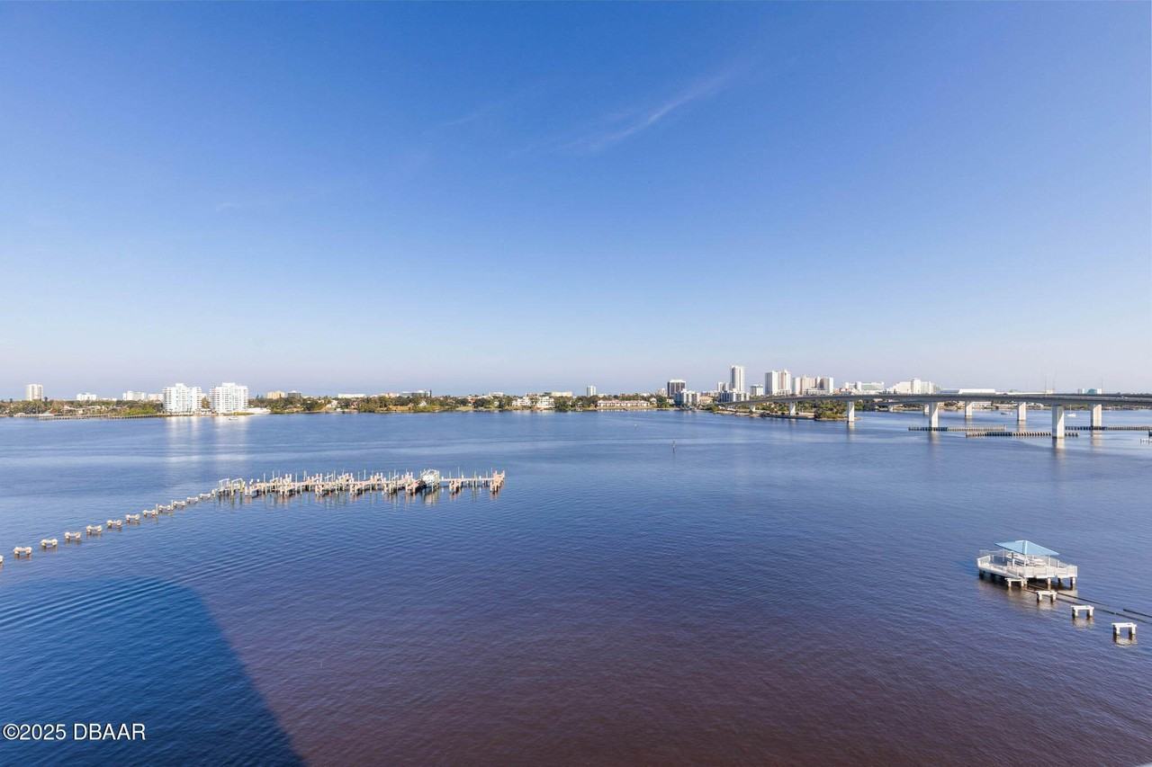 231 Riverside Dr Unit 902 #902 - Photo 4 of 50