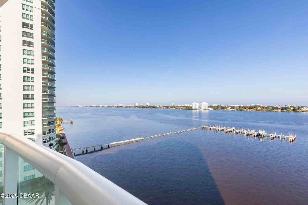 231 Riverside Dr Unit 902 #902 - Photo 5 of 50