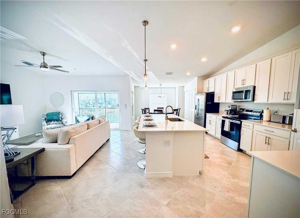 15155 Bluffton Ln Unit 523 #523 - Photo 2 of 24