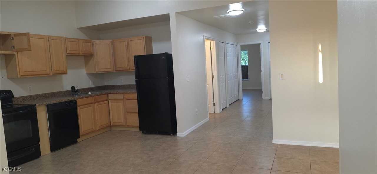 137 Milwaukee Blvd - Photo 3 of 13