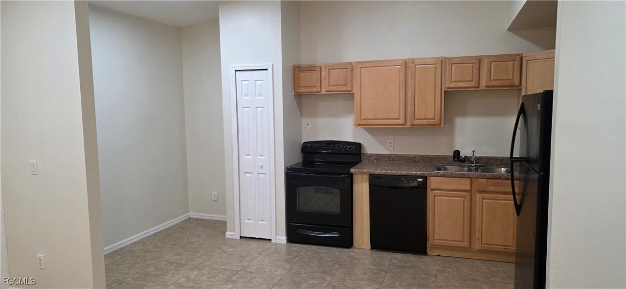 137 Milwaukee Blvd - Photo 4 of 13