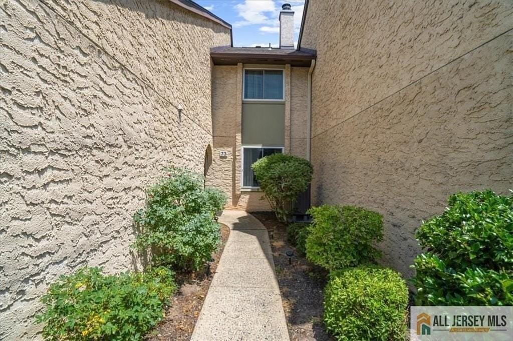 73 Tennyson Dr - Photo 2 of 29