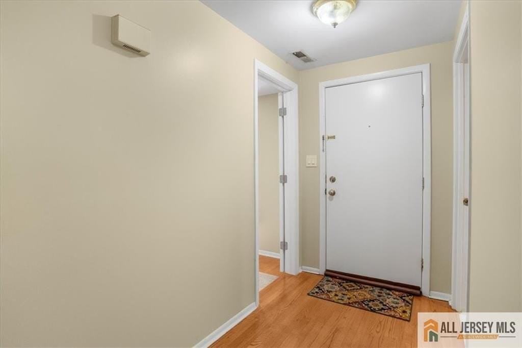 73 Tennyson Dr - Photo 4 of 29