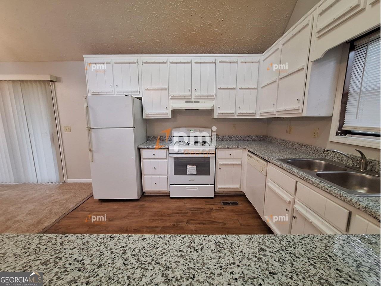 5955 Sutton Pl - Photo 2 of 14