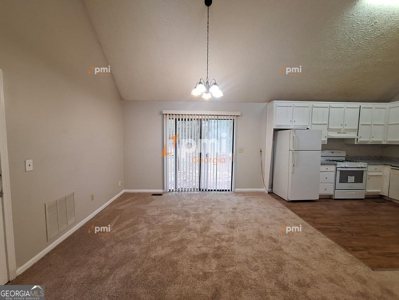 5955 Sutton Pl - Photo 4 of 14