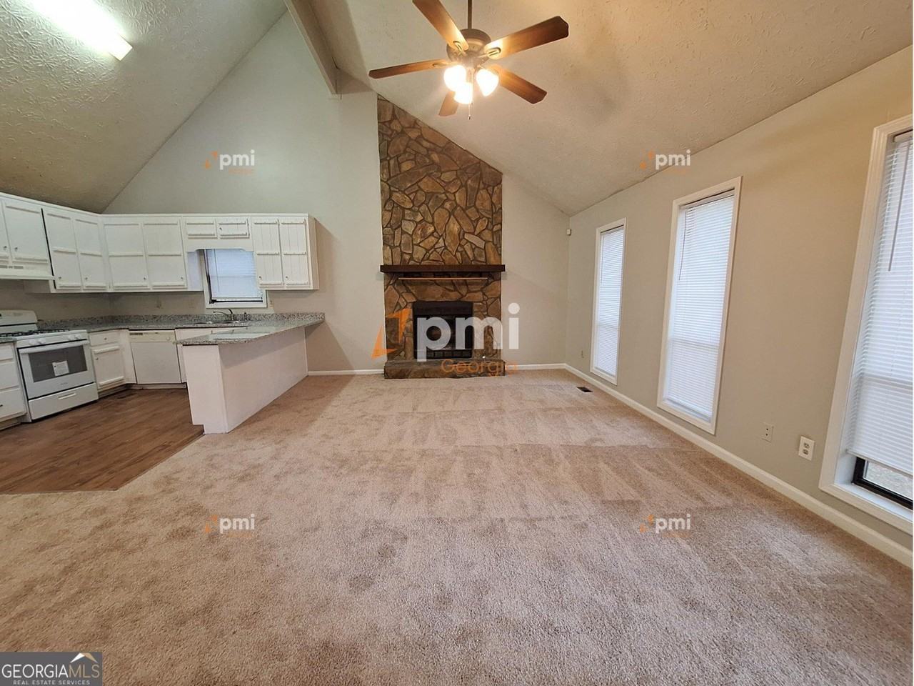 5955 Sutton Pl - Photo 5 of 14