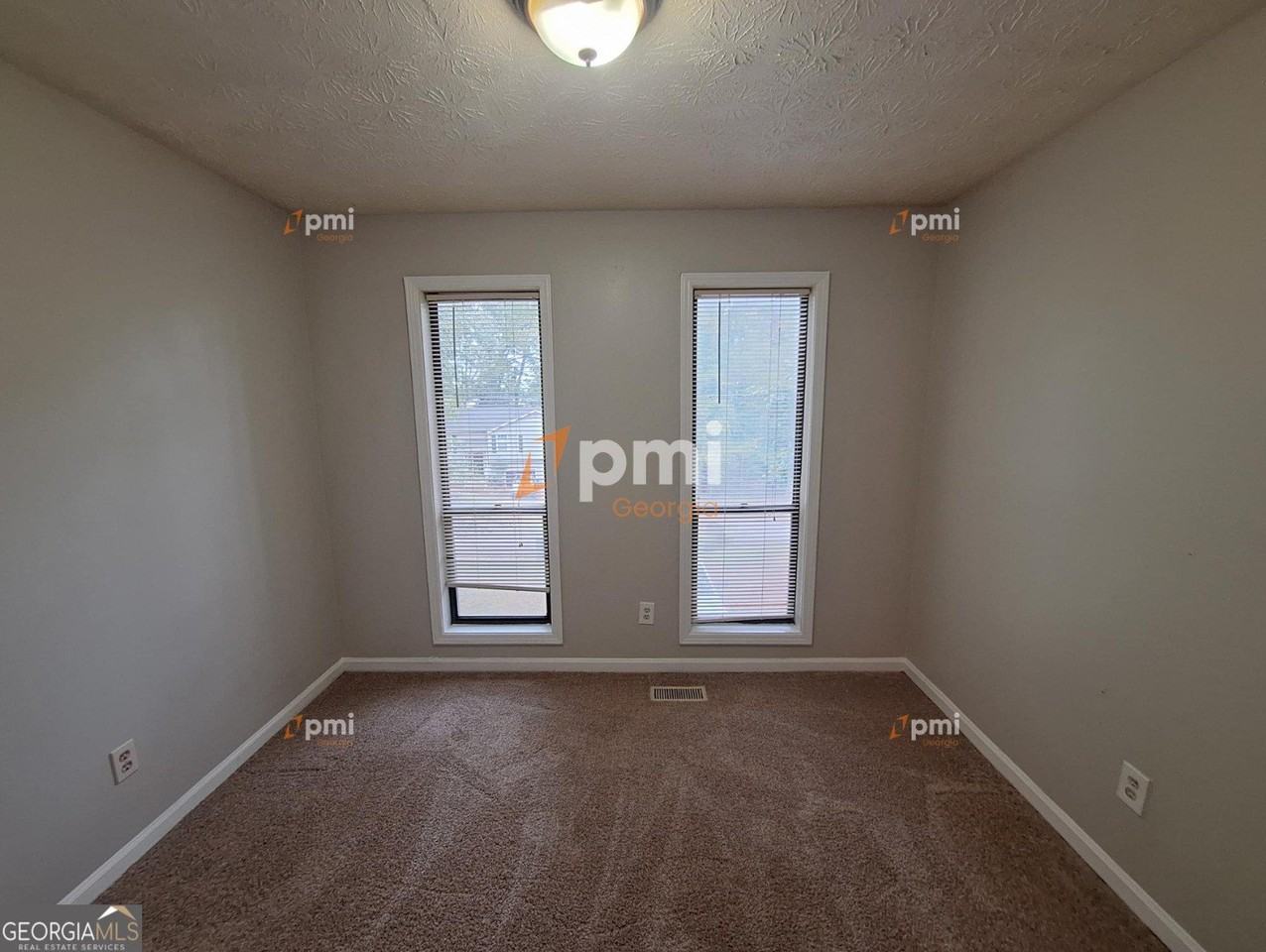 5955 Sutton Pl - Photo 7 of 14