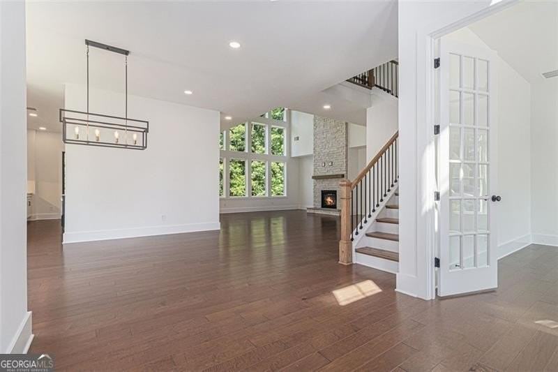 7043 Foundry Dr - Photo 5 of 32